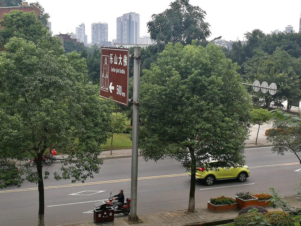 Peace Inn The Leshan Giant Buddha Branch Dış mekan fotoğraf
